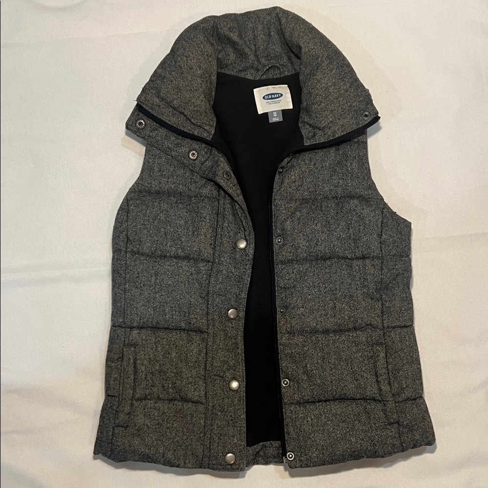 Old Navy Dark Gray Quilted Puffer Vest